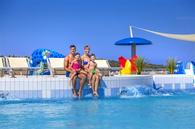 Jaro u moře autem - Lanterna Resort