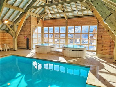 Les Sybelles – L'Orée des Pistes - bazén a víířivky v rezidenci Les Fermes de St. Sorlin***