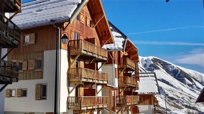 Les Sybelles – L'Orée des Pistes - rezidence Les Fermes de St. Sorlin*** složená z 12 chaletů