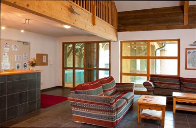 Les Sybelles – L'Orée des Pistes - rezidence Les Fermes de St. Sorlin - recpce a za ní bazén