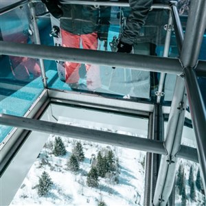 Les Arcs/Vallandry – Paradiski – no name rezidence - Vanoise Express spojující Les Arcs a La Plagne - dvojpatrová kabina